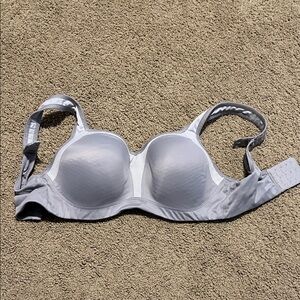 Elegant grey Women's sports Bra